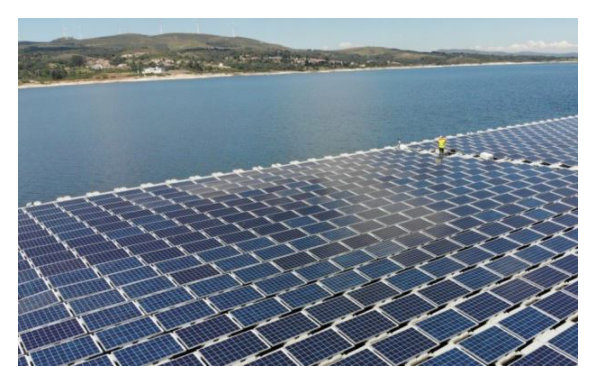 Fotografia da Central Fotovoltaica do Alto Rabagão